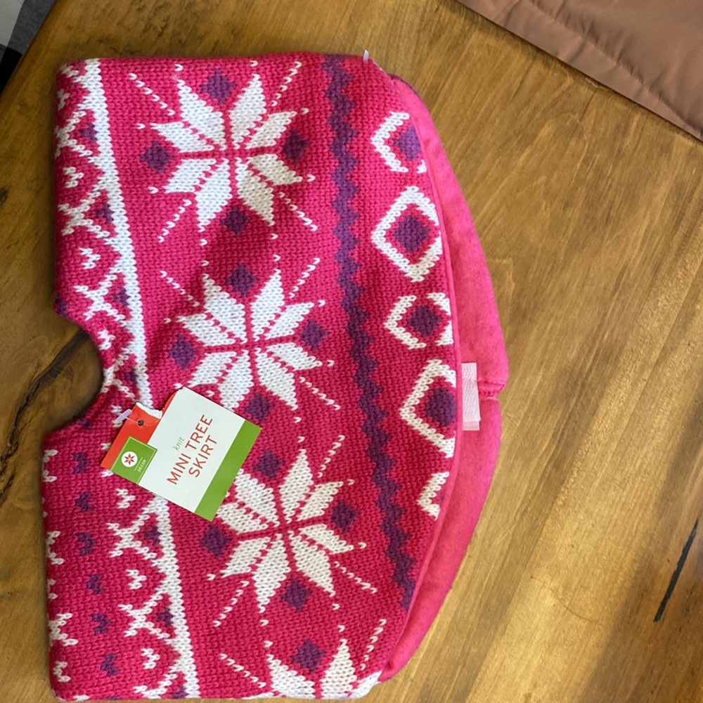 18.5 NWT Pink Mini Xmas Tree Skirt